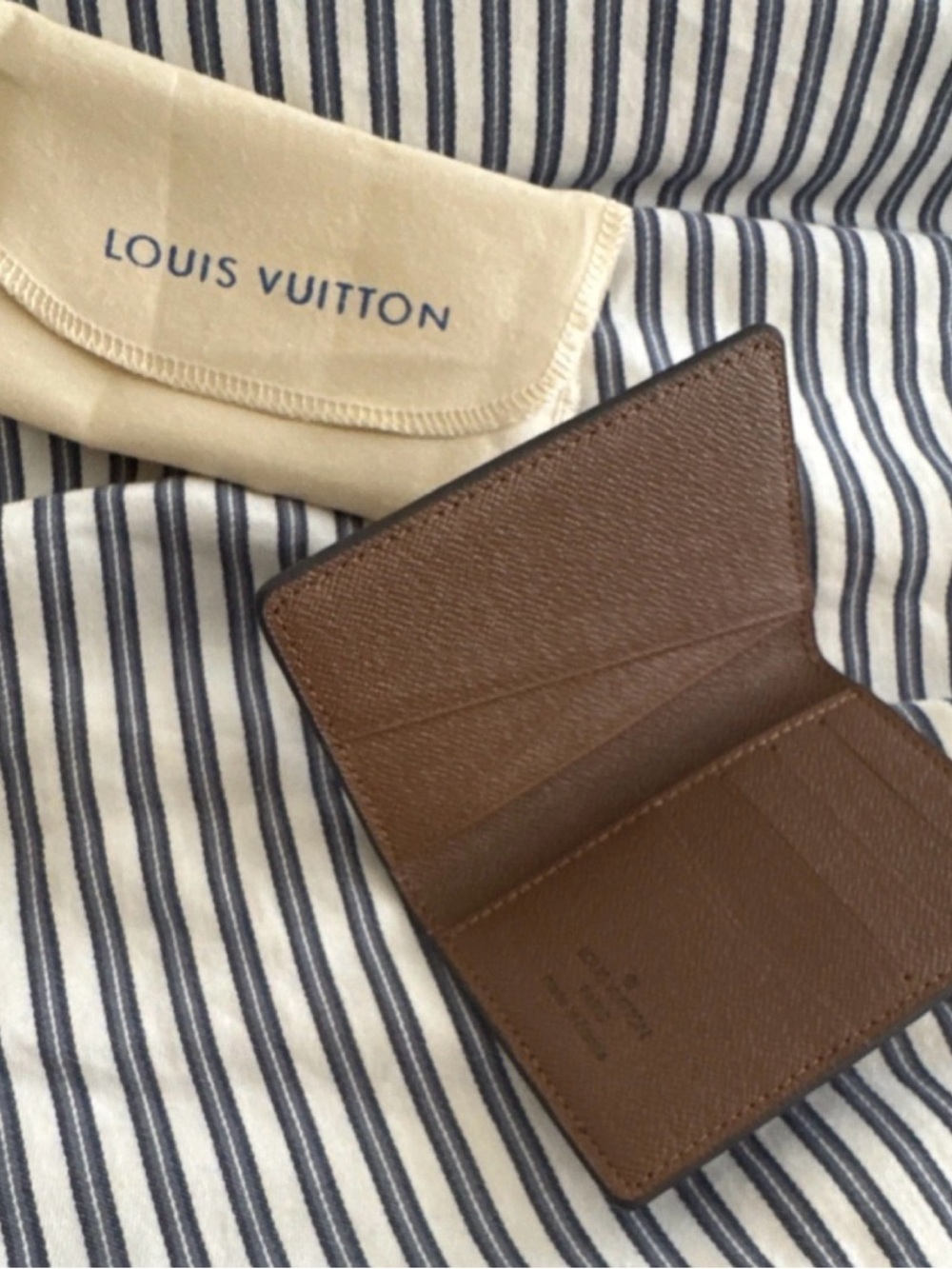 Louis Vuitton Monogram Card Case in Dark Brown - Picture 4 of 7
